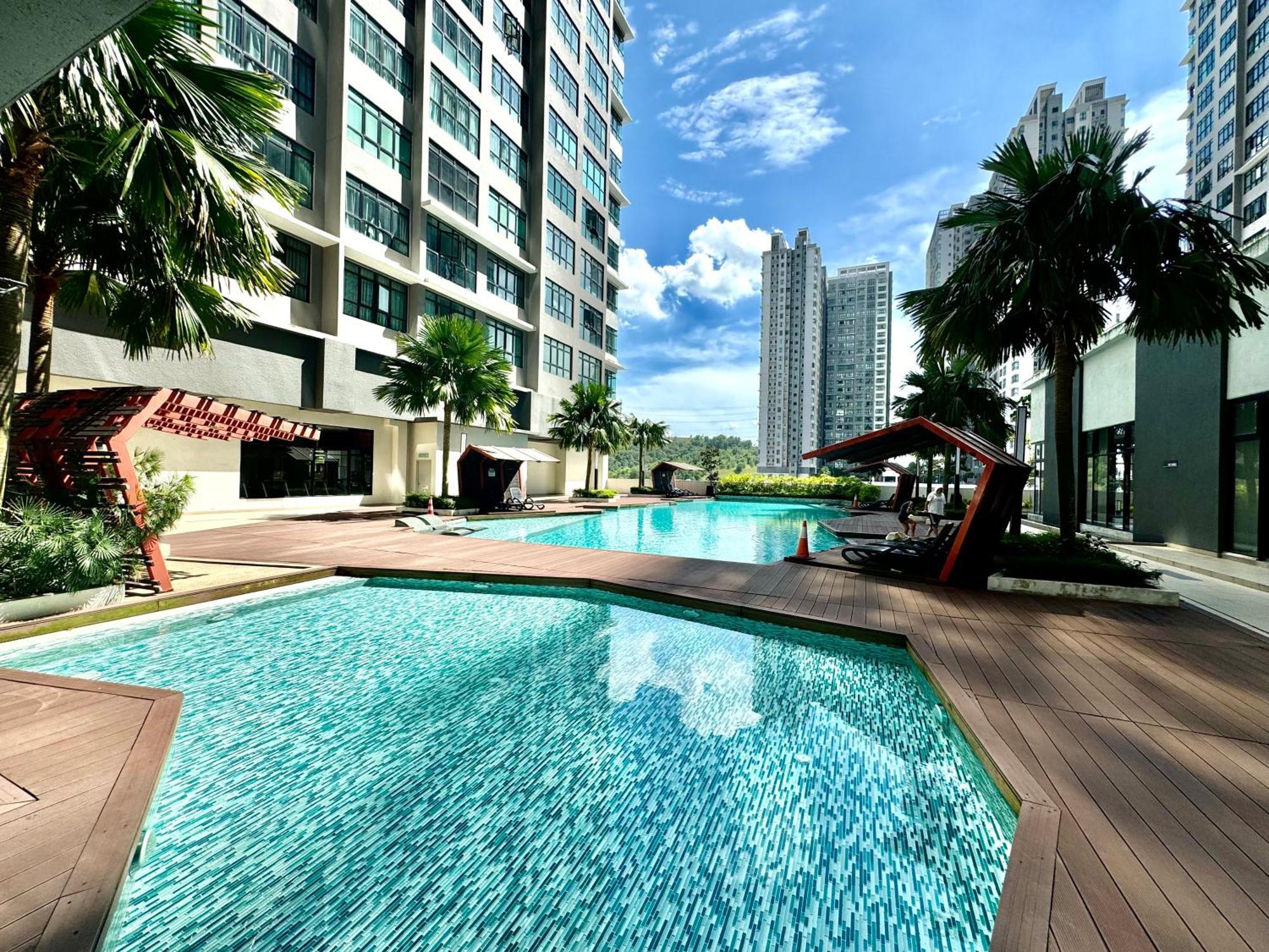 Apartment Ioi Conezion Nearby Ioi Mall